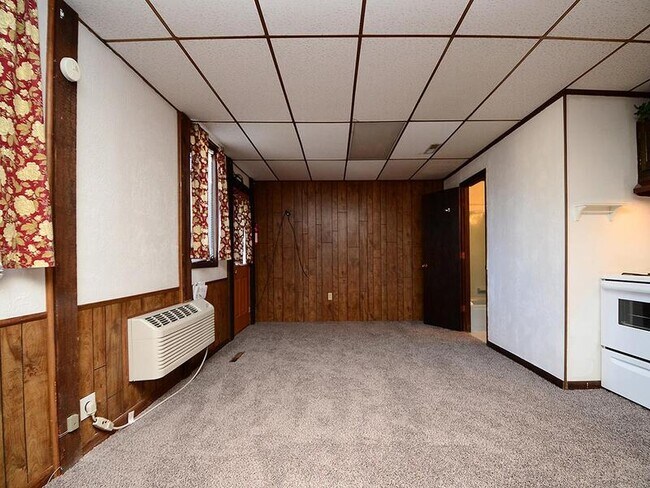 Building Photo - 4130 Monroe St