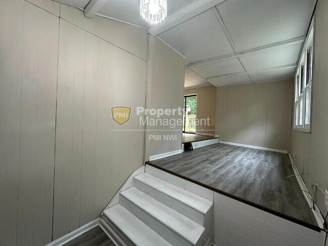 Foto del edificio - 3320 East Johns Avenue