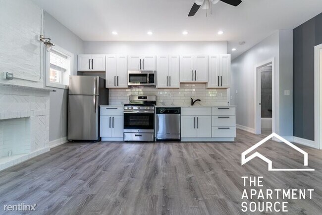 Foto del edificio - 1055 W Glenlake Ave