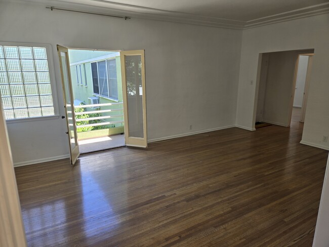 Foto del edificio - 839 N Alfred St