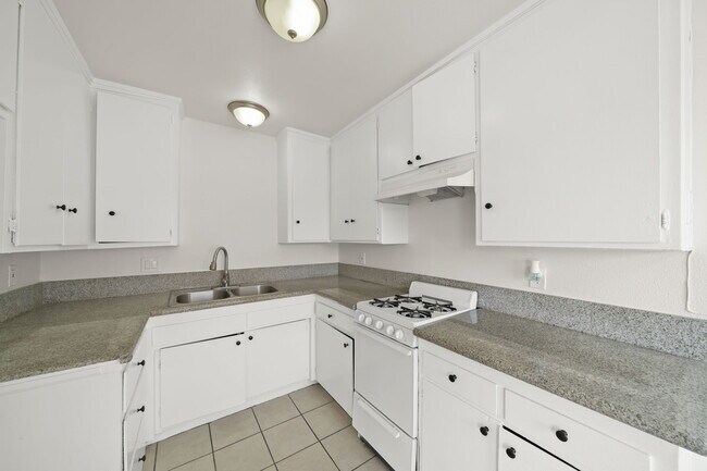 Foto del edificio - 3612 W. 102nd St.
