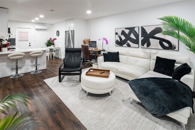 Foto del edificio - 1371 NE 110th Terrace