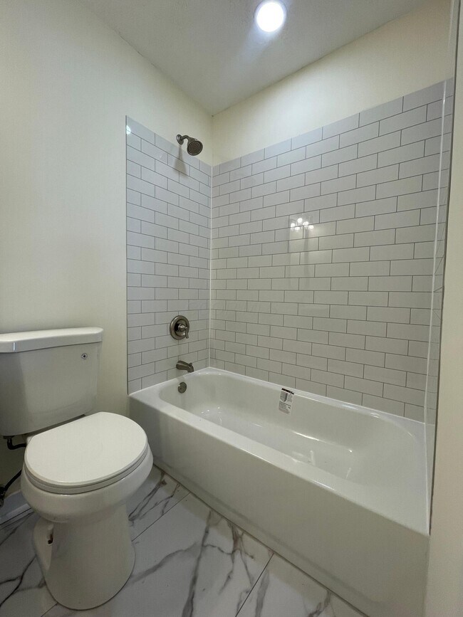 Foto del edificio - 6542 Red Coach Ln