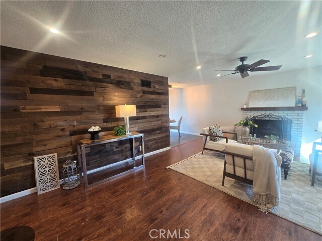 Building Photo - 607 Sixth St