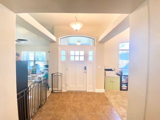 Foto del edificio - 6040 Trestle St