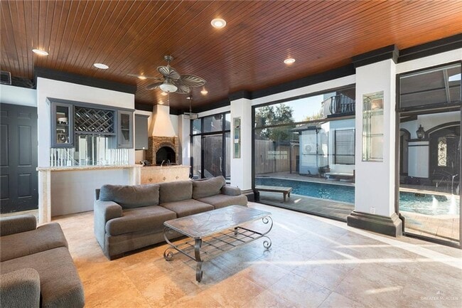 Building Photo - 25 Ebony Ave