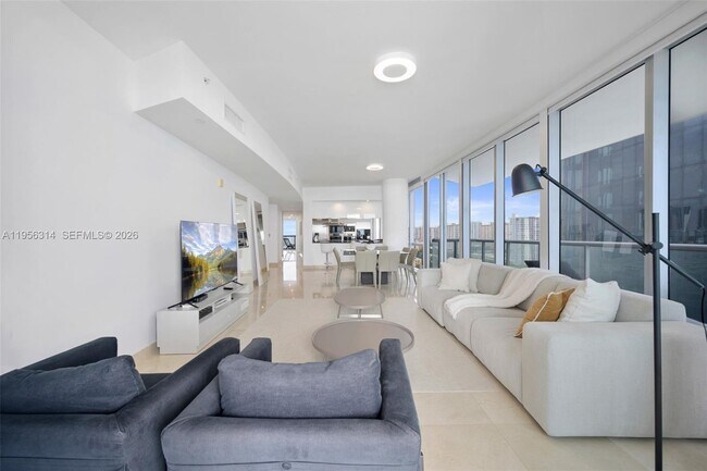 Foto del edificio - 17121 Collins Ave