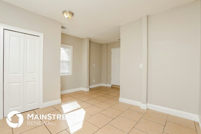 Building Photo - 1512 Lady Ave