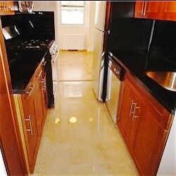 Foto principal - 245 E 19th St