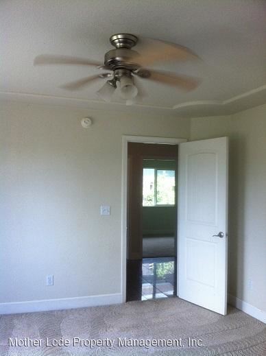 Building Photo - 3 br, 2 bath House - 18025 Clouds Rest