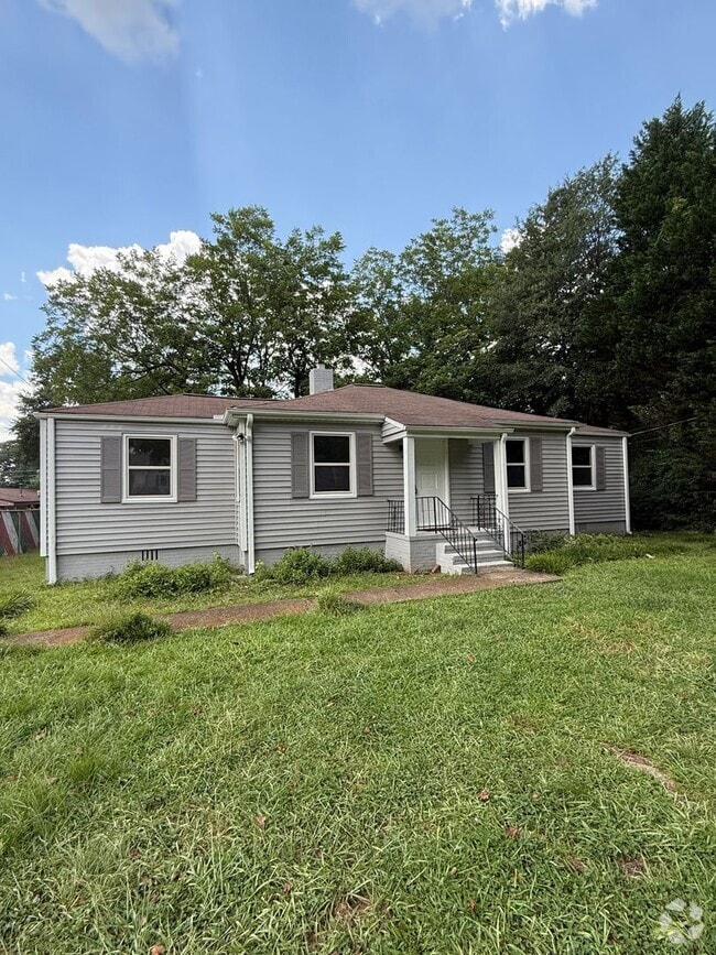 Building Photo - 480 Clover St