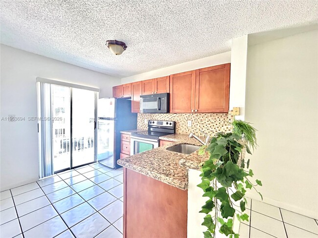 Foto del edificio - 2575 SW 27th Ave