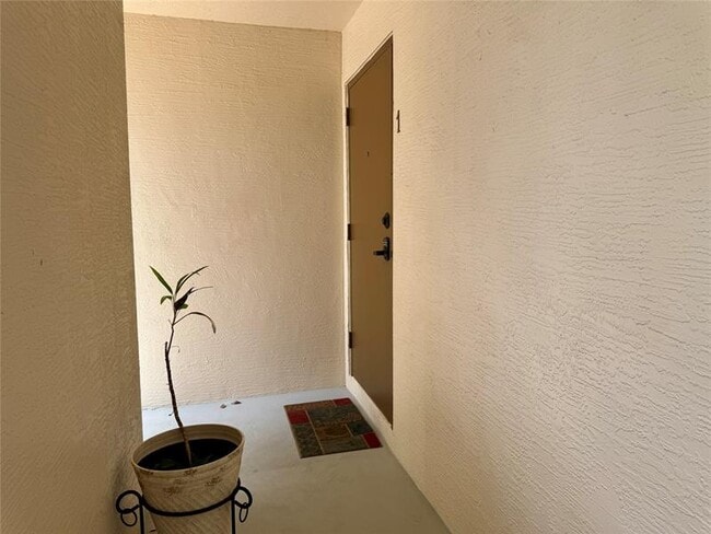 Building Photo - 1313 SW 8th Ct