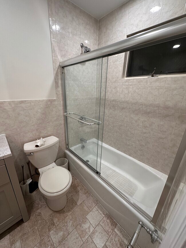 Bathroom - 4612 161st St