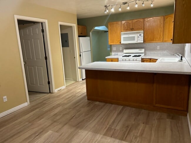 Building Photo - 218 W 1458 S