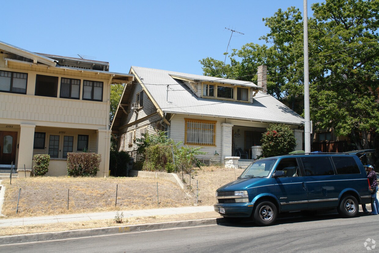 Foto principal - 2777 Francis Ave