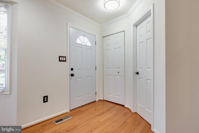 Building Photo - 8004 Brightwood Ct
