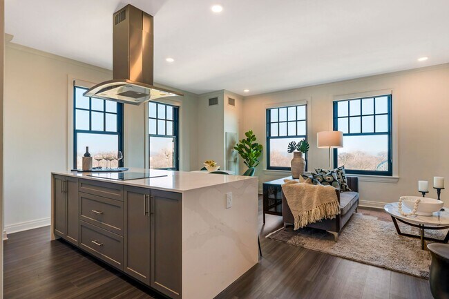Foto del edificio - 2330 N Lincoln Park W
