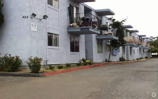 Building Photo - 952 E Washington Ave