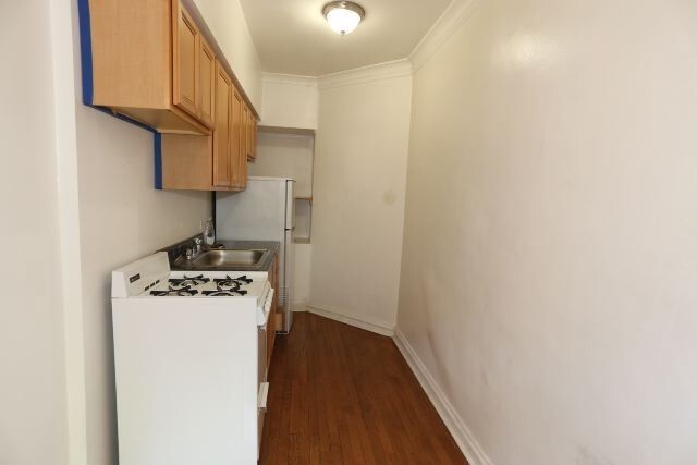 Building Photo - 4638 N Paulina St