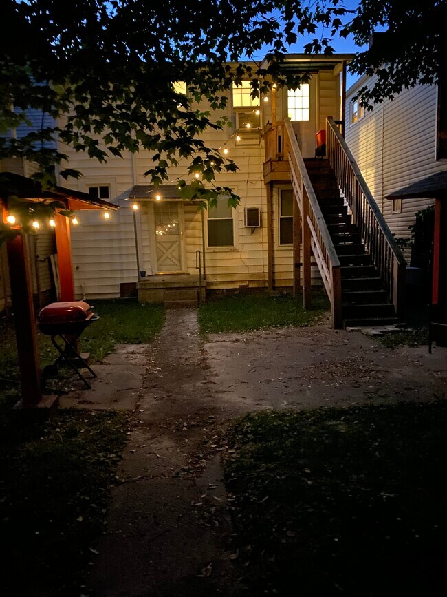 Building Photo - 122 Harlan Ave