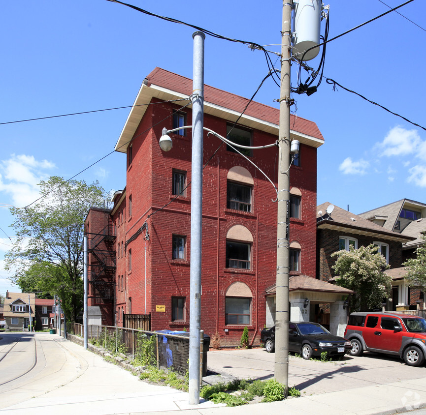 Primary Photo - Robina Suites