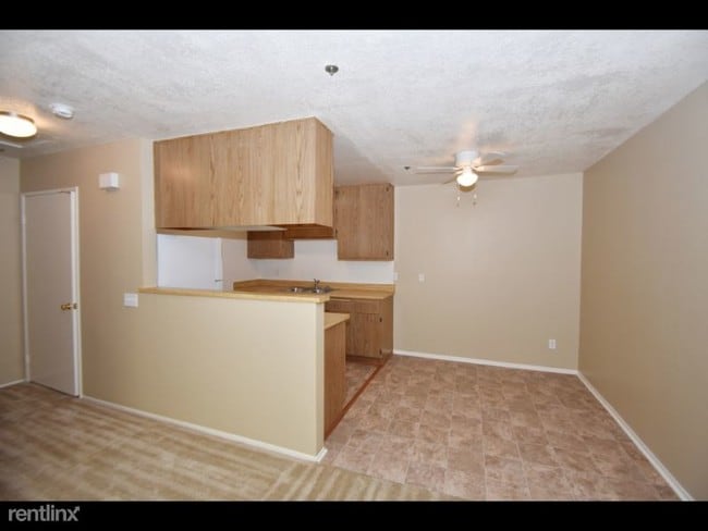 Building Photo - 320 Pomelo Dr