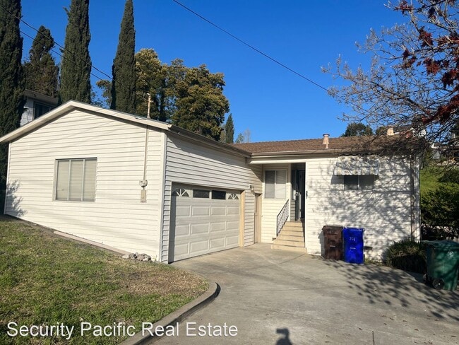 Building Photo - 3 br, 1.5 bath House - 551 Sonoma Ave