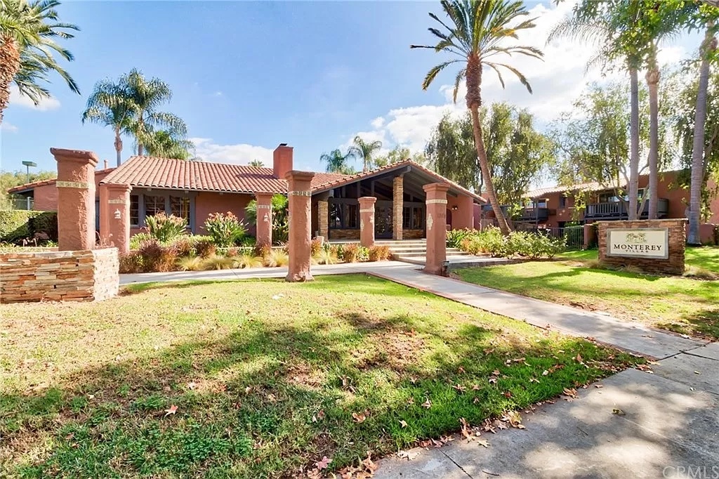 Foto principal - 1345 Cabrillo Park Dr