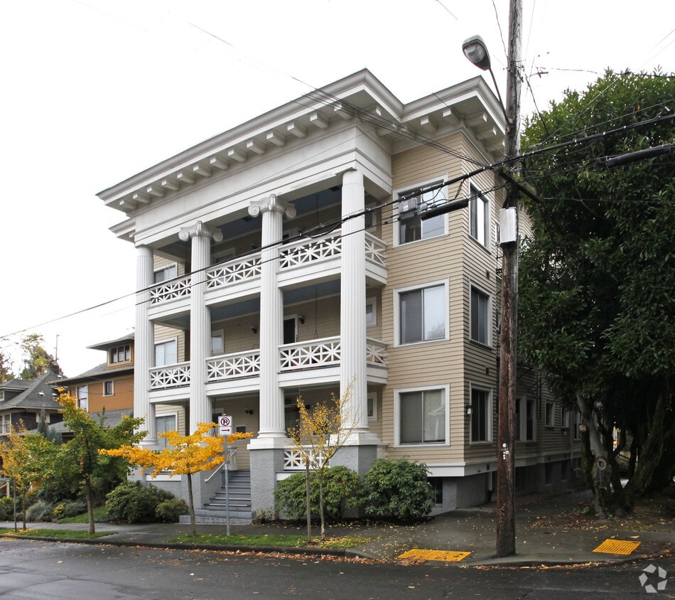 Building Photo - 1005 SE 14th Ave