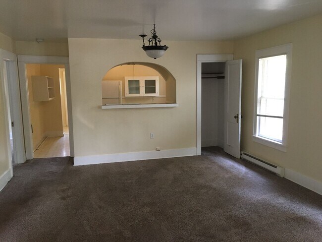 Foto del edificio - East Eugene Cottage ~ Campus ~ Fenced back/front yards ~ Off Street Parking