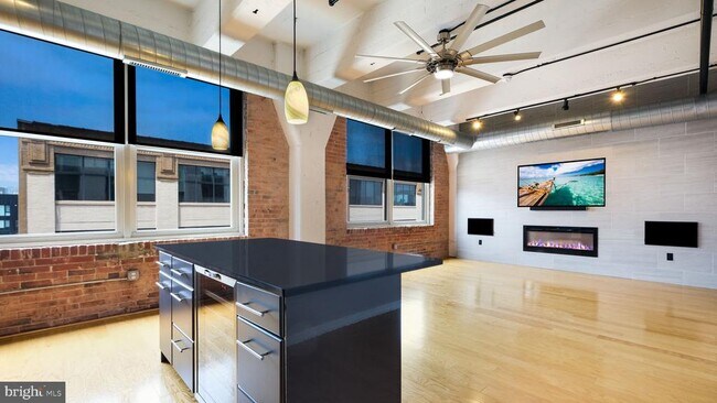 Building Photo - 444 N 4th St
