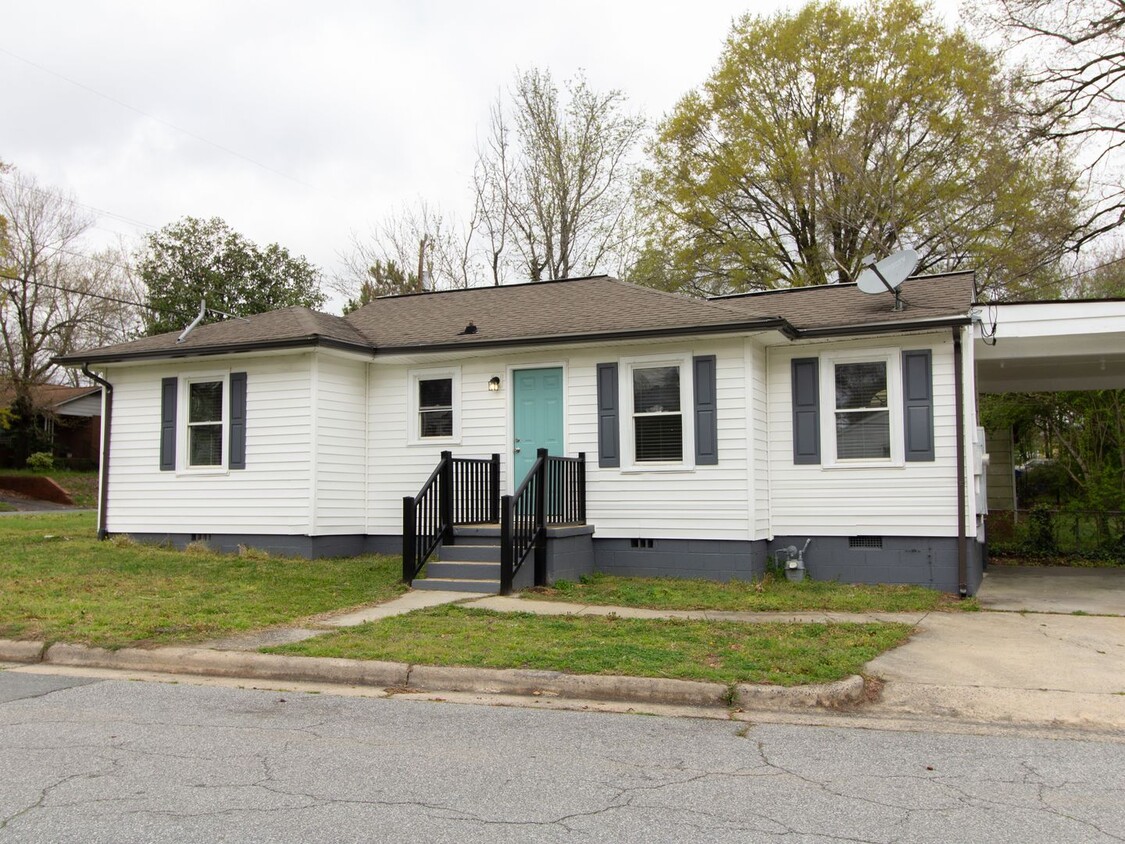 Foto principal - Newly renovated home in Burlington NC