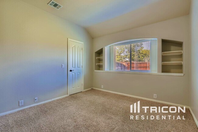Foto del edificio - 4408 Meadow Breeze Ct