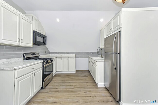 Foto del edificio - 463 Wilmot Ave