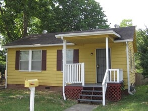 Building Photo - 181 Roosevelt Rd