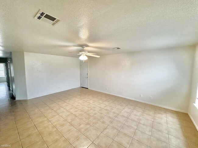 Foto del edificio - 3 br, 2 bath Duplex - 5800 Allstar Ct