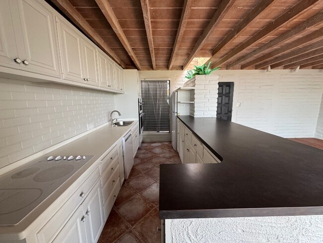 Building Photo - 1710 Harper Ave