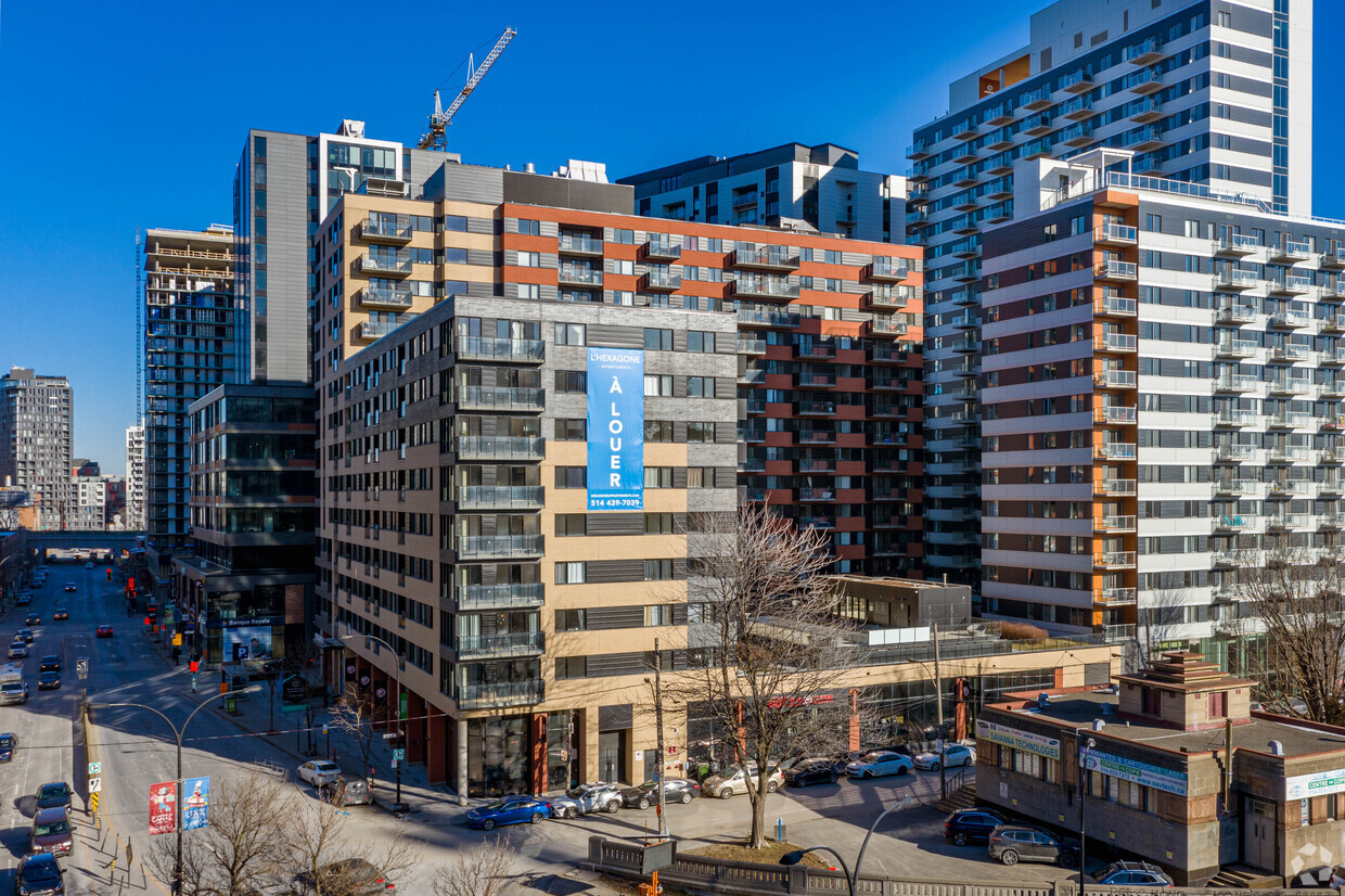 Primary Photo - L'Hexagone Apartments