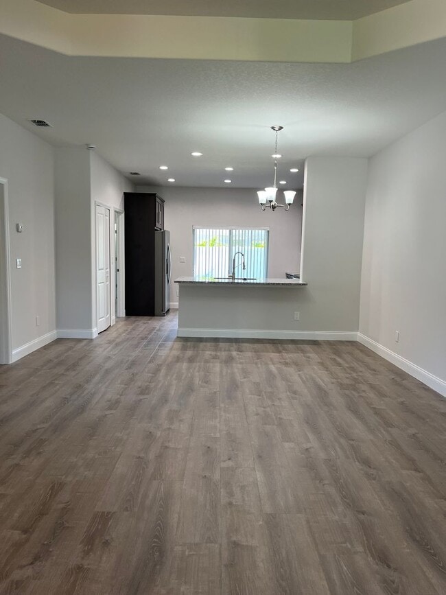 Building Photo - Newer 3bdr/2ba in the heart of Palm Coast!