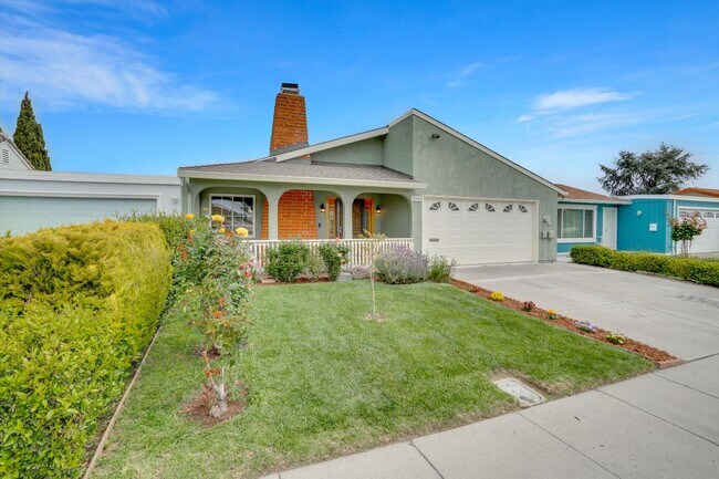 Foto del edificio - Spacious 3 Bed / 2 Bath + Separate In-Law ...