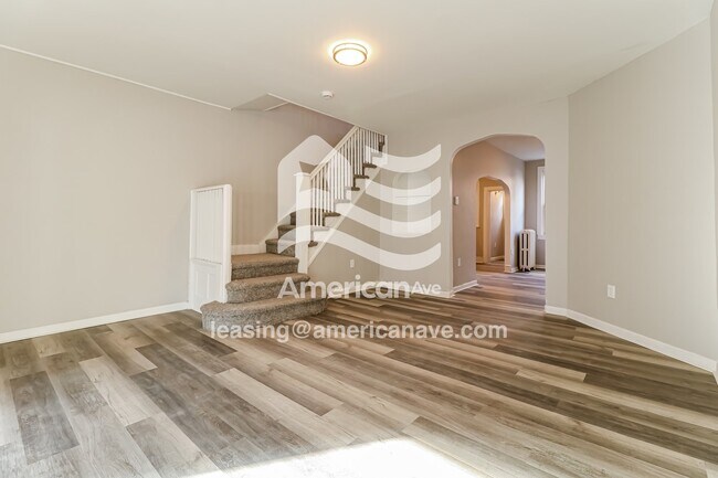 Building Photo - 1533 S Vogdes St