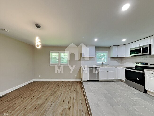 Building Photo - 3 br, 2 bath House - 8266 Lake View Ter