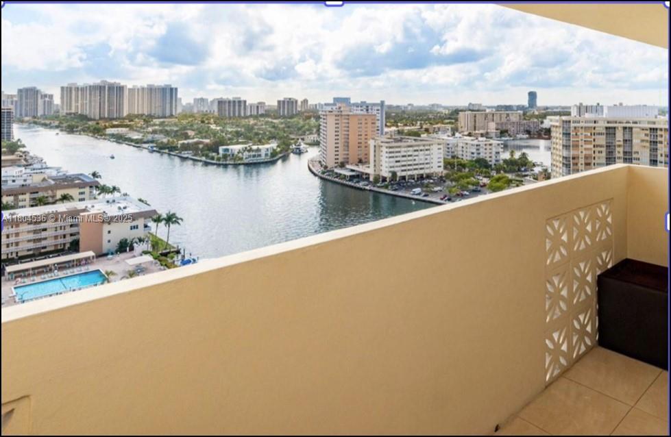 Primary Photo - 1833 S Ocean Dr