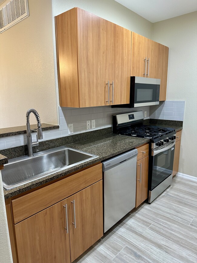 Foto del edificio - 6900 E Princess Dr