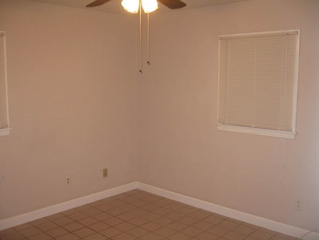 Building Photo - 6462 Stuardi Ct