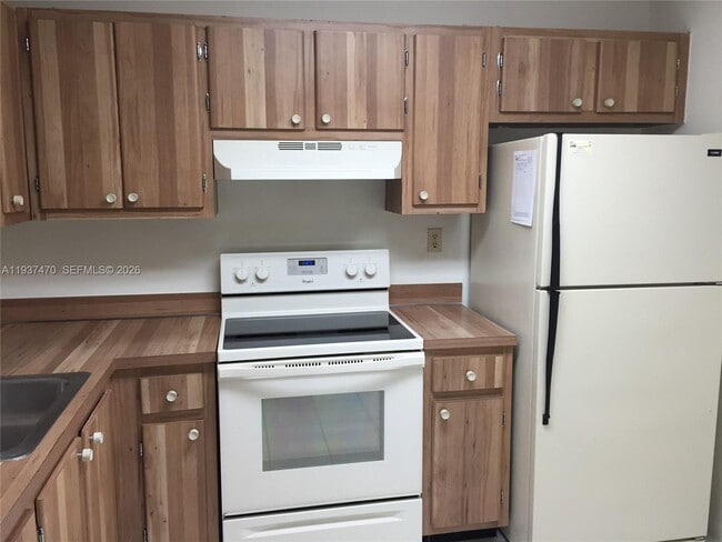 Foto del edificio - 10855 SW 112th Ave