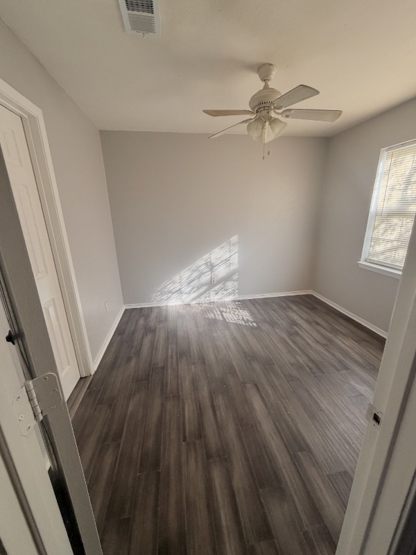 Building Photo - 1002 Pleasant Valley Ln