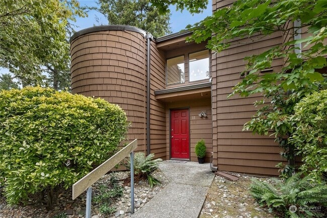Great 1bed 1bath Location in Kirkland! Next to Village at Totem Lake Mall - Great 1bed 1bath Location in Kirkland! Next to Village at Totem Lake Mall Apartment