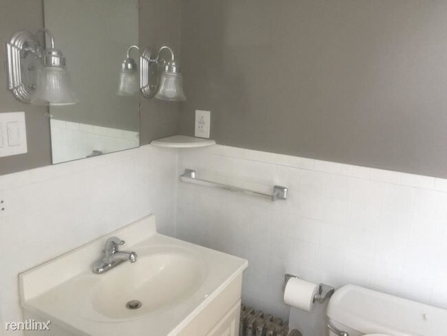 Foto del edificio - 2 br, 1 bath  - 125 Summer St